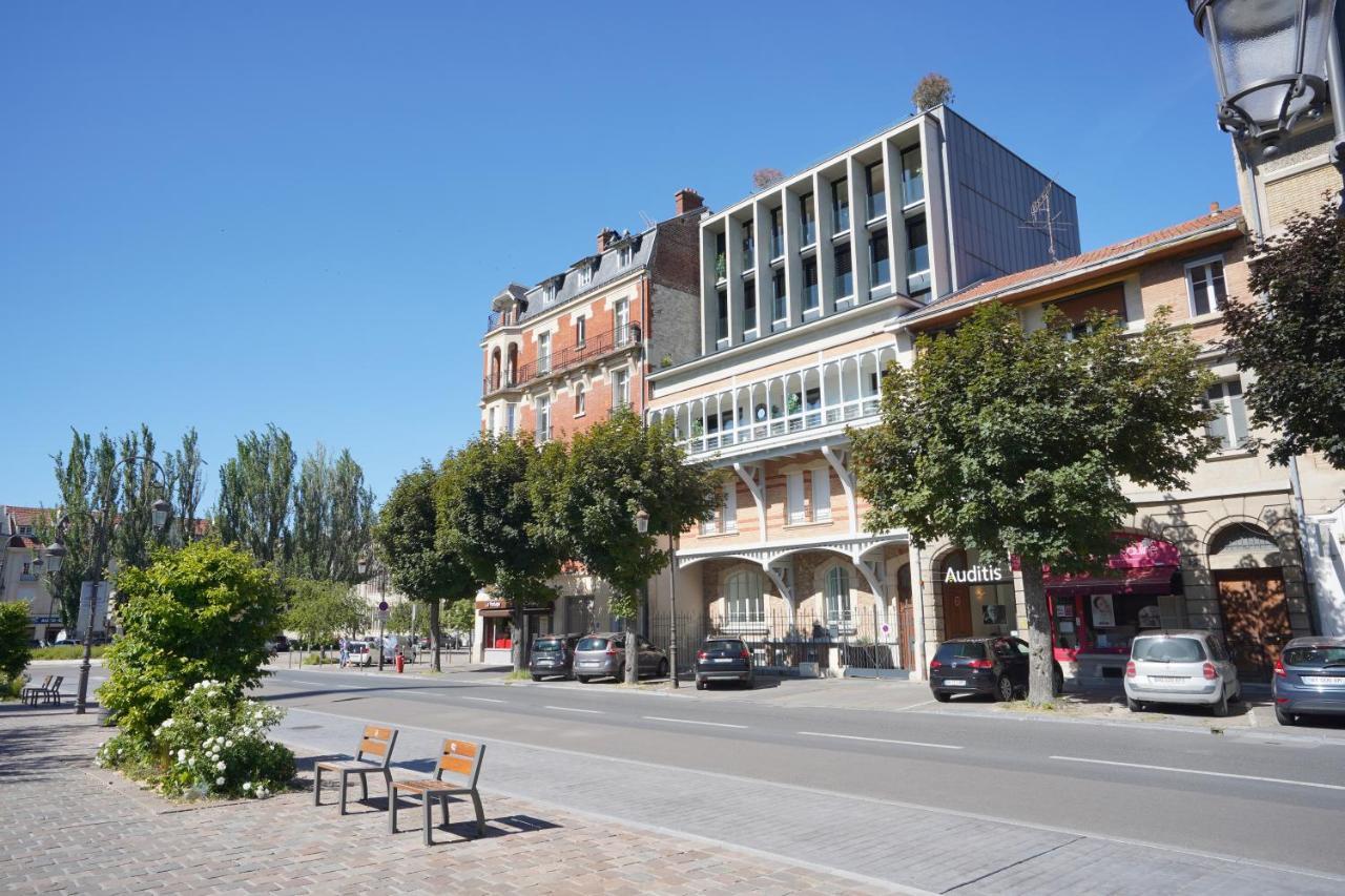 Les Suites 7 Anges - Parking, Vue Cathedrale & Centre Historique Reims Exterior photo