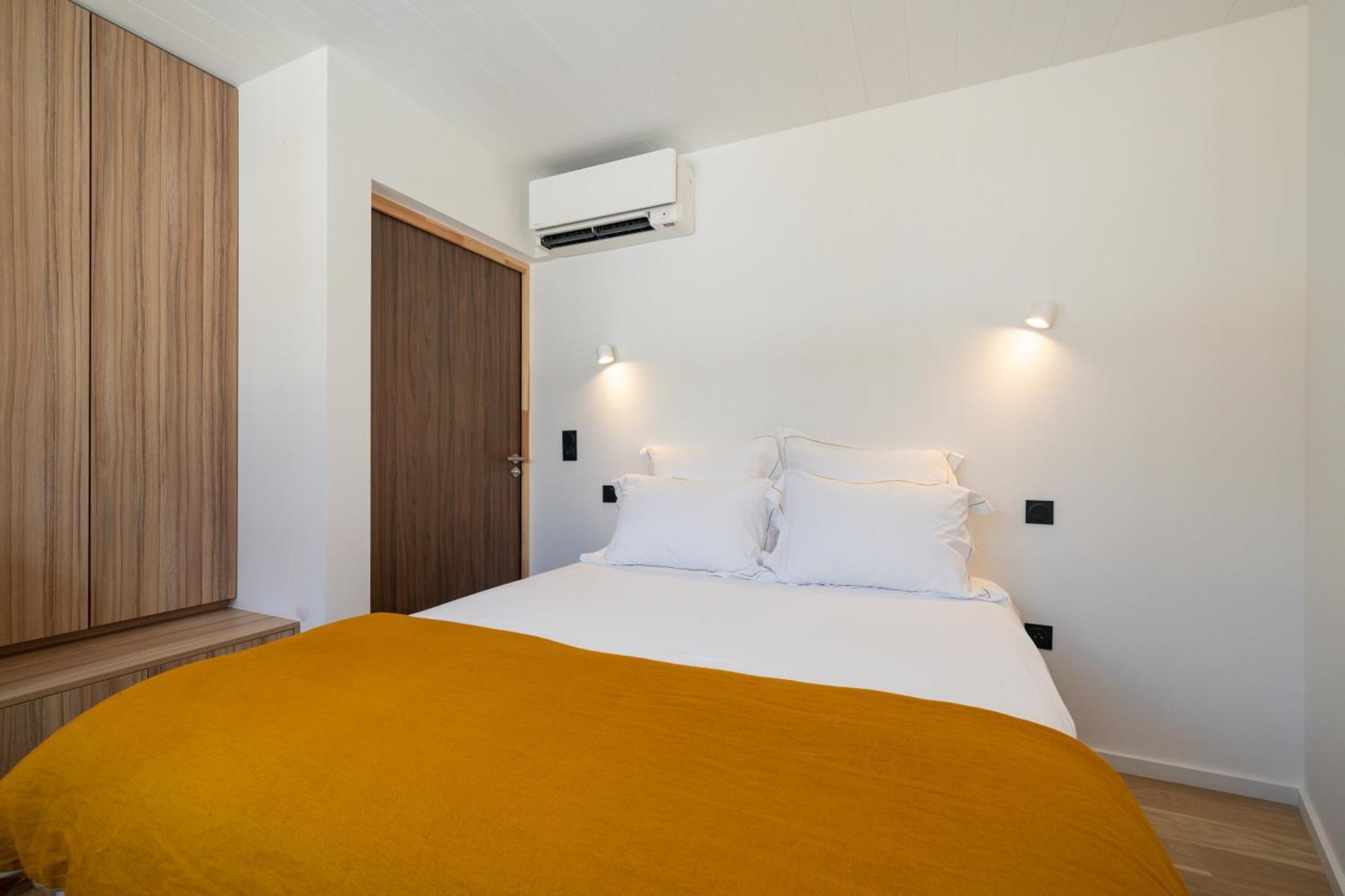 Les Suites 7 Anges - Parking, Vue Cathedrale & Centre Historique Reims Exterior photo