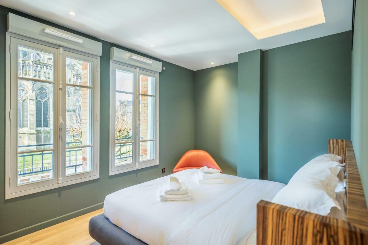 Les Suites 7 Anges - Parking, Vue Cathedrale & Centre Historique Reims Exterior photo
